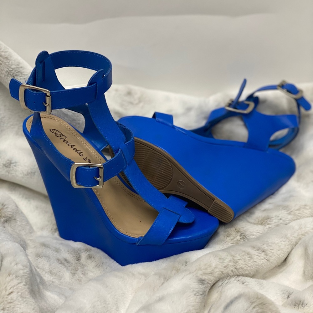 Size 7 Breckelles